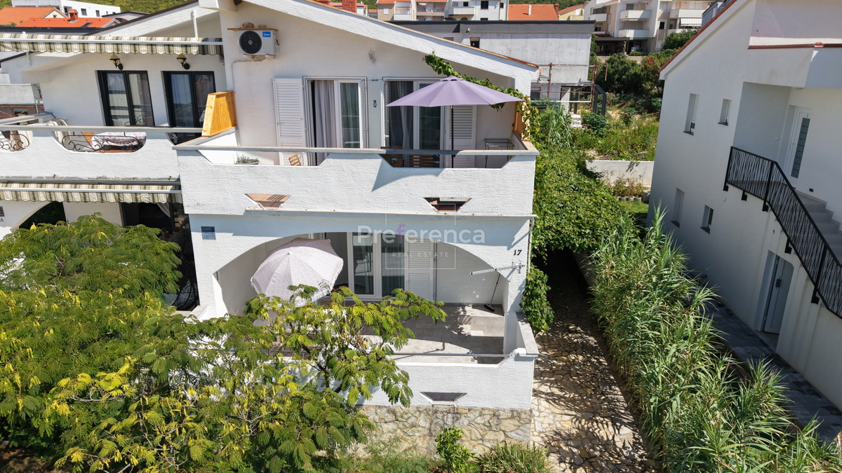 Stara Novalja - appartamento con due camere al piano terra