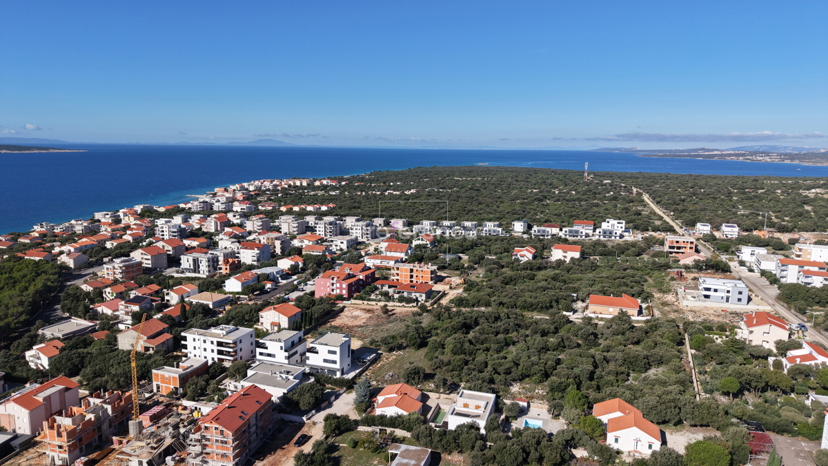 Mandre - appartamento su due piani con giardino
