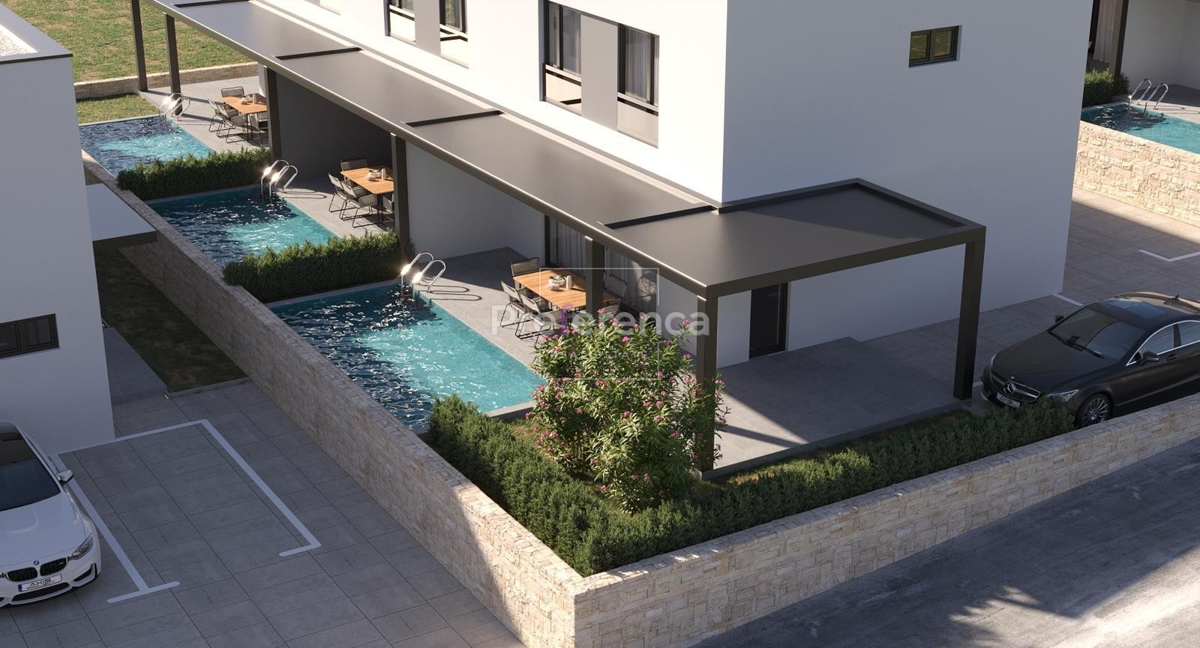 Mandre - appartamento su due piani con giardino