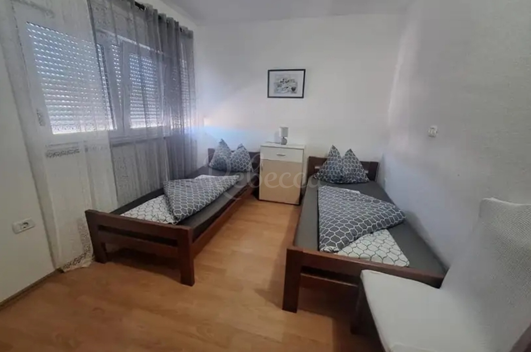 Appartamento al 1° piano, 2 camere da letto, terrazzo, Medolino