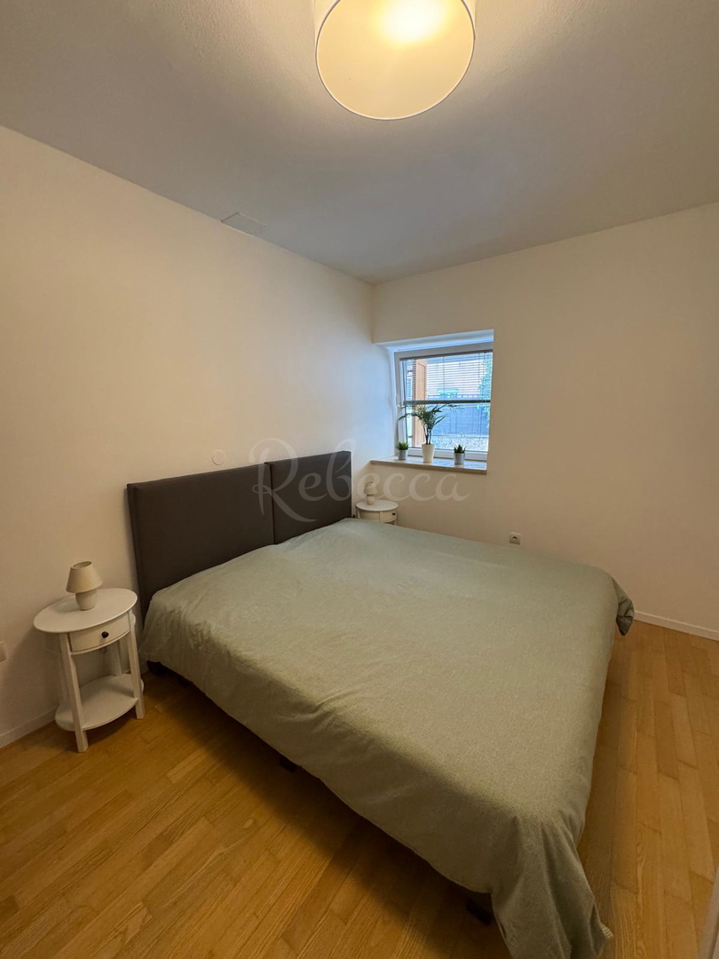 Casa a un piano, 2 camere da letto, giardino, vicino al centro, Pola
