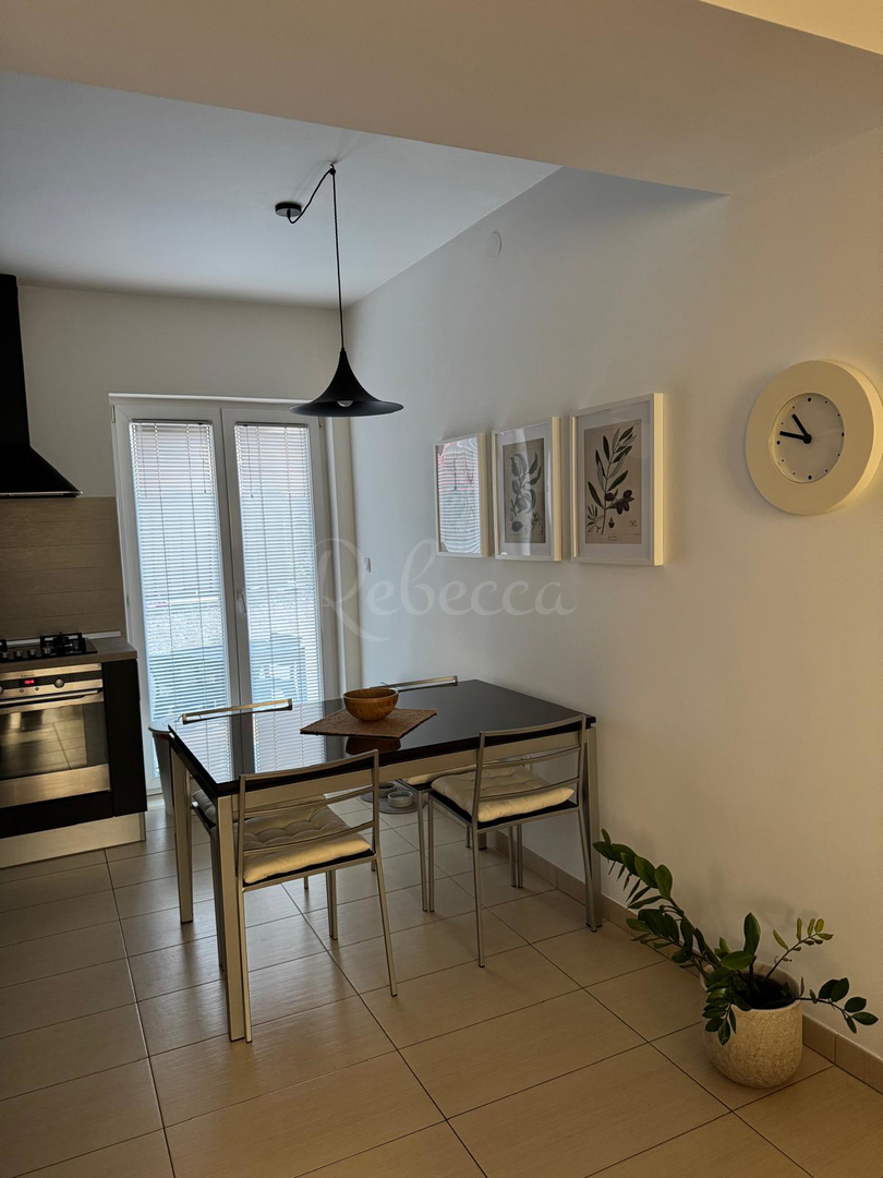 Casa a un piano, 2 camere da letto, giardino, vicino al centro, Pola