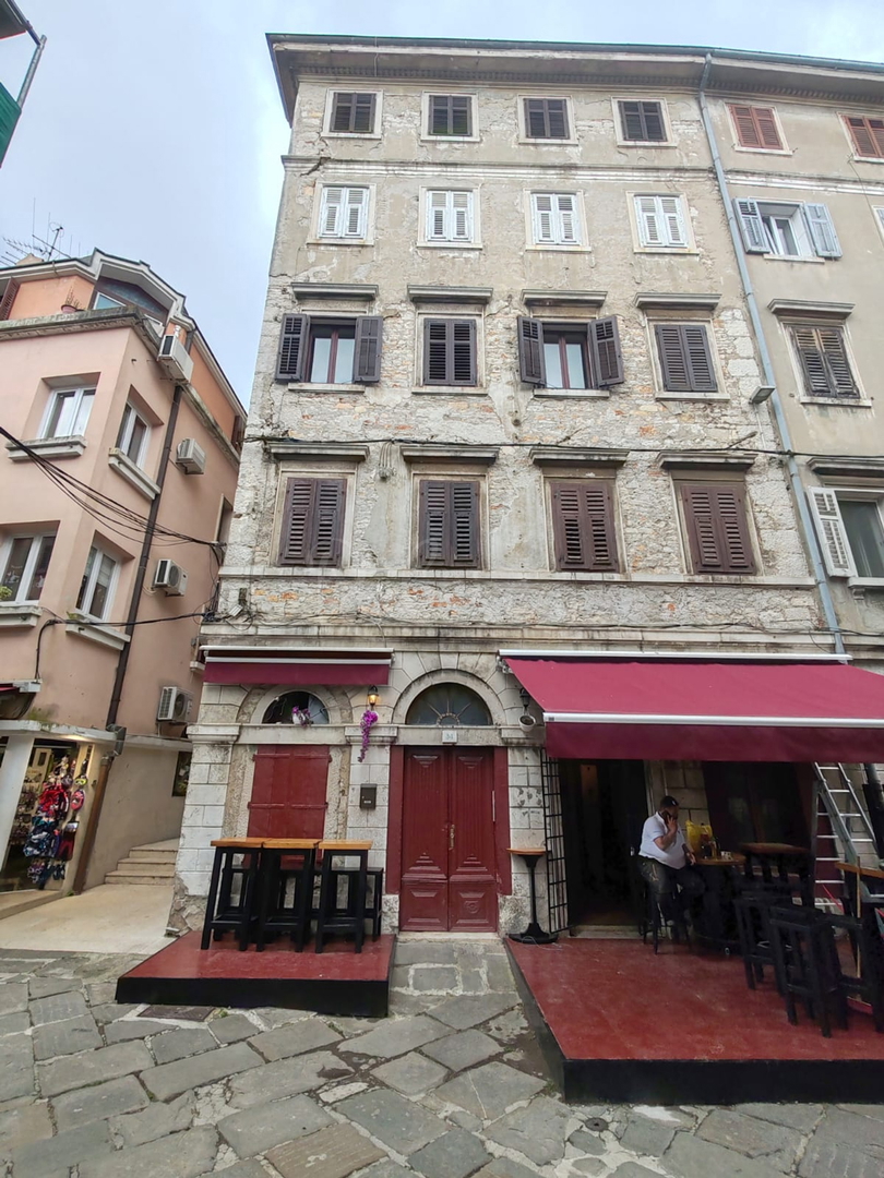 Pola, Appartamento nel centro di Pola