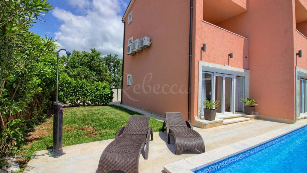 Villa con piscina, 380 m2, Medulin