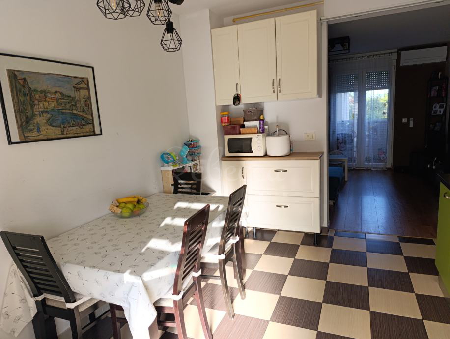 Appartamento 69m2, 2 camere, ascensore, Pola