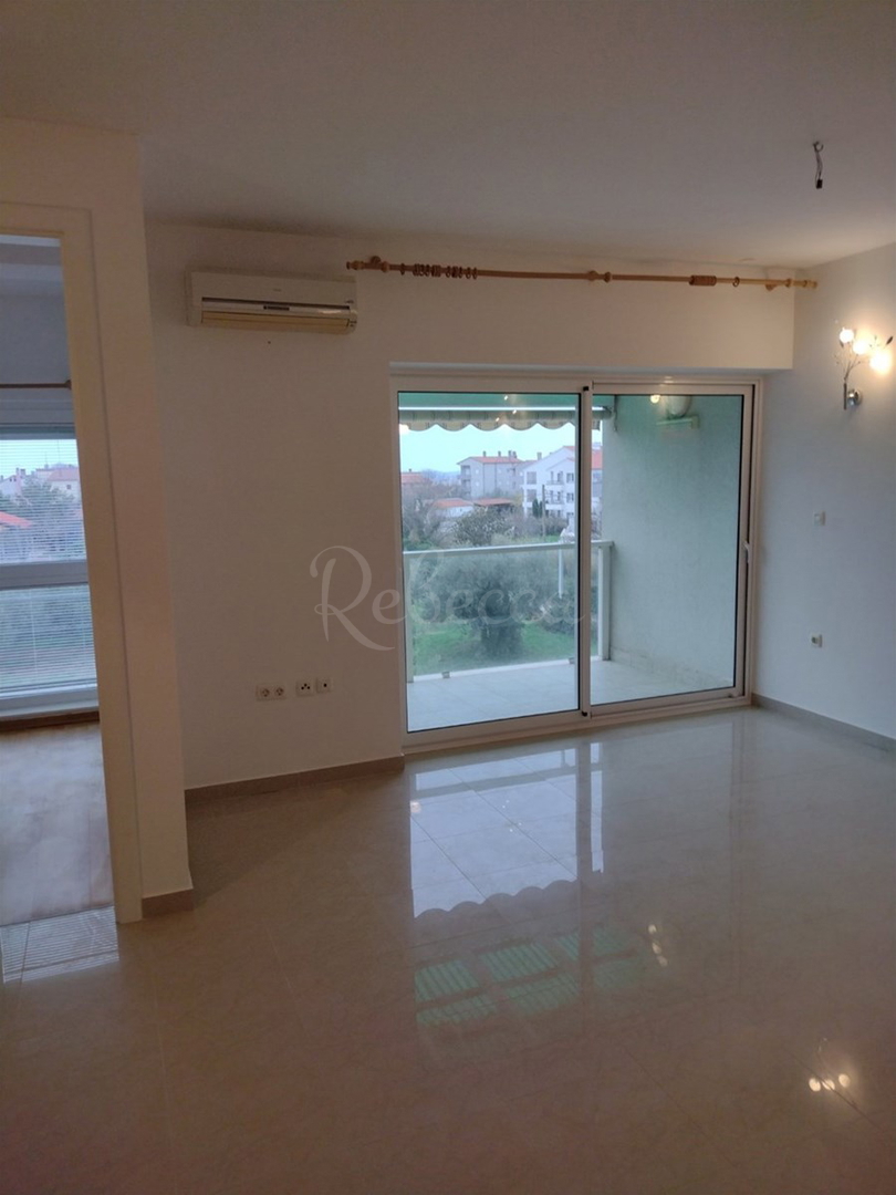 Appartamento con vista mare, 2° piano, 65 m2, Peroj