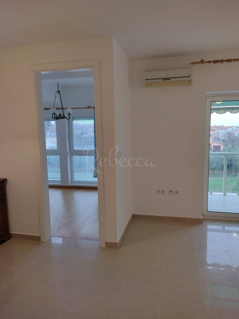 Appartamento con vista mare, 2° piano, 65 m2, Peroj