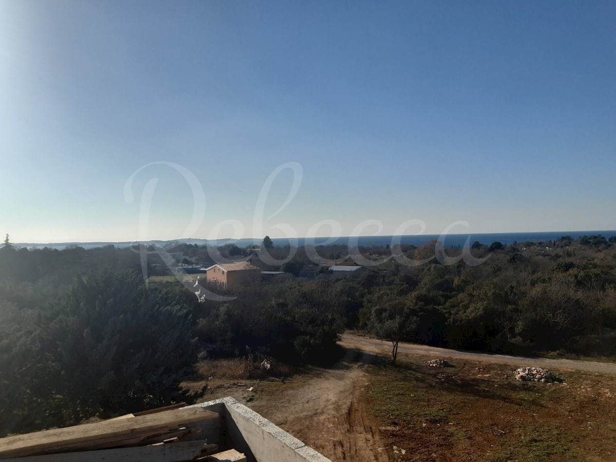 Peroj, appartamento su due piani 68 m2, vista mare