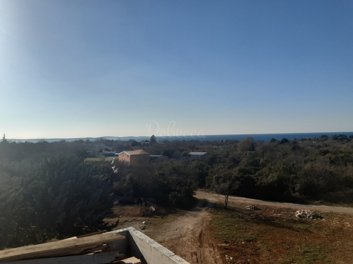 Peroj, appartamento su due piani 68 m2, vista mare