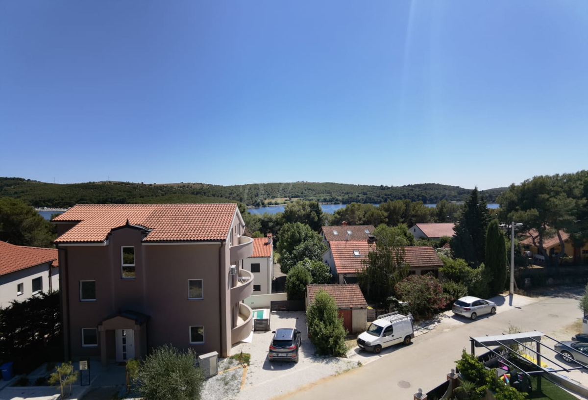 Villa con piscina, vista mare, vicino alla spiaggia, Pomer
