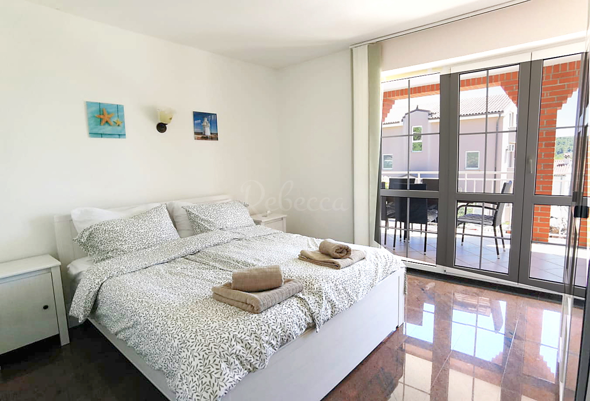 Villa con piscina, vista mare, vicino alla spiaggia, Pomer
