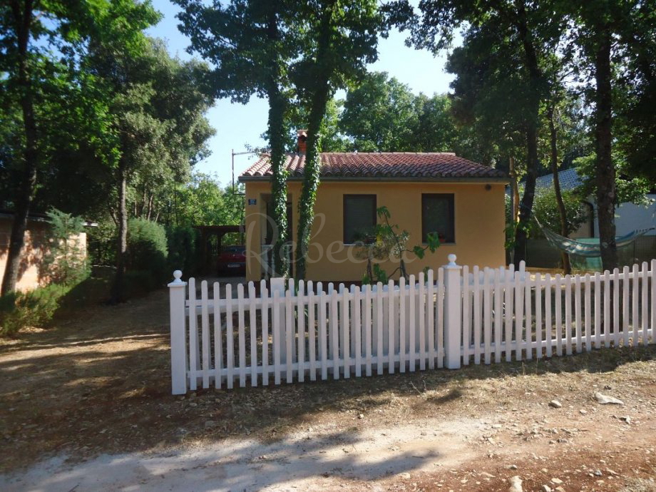 Istria, Pavićini, villetta 54 m2, giardino, vicino al mare