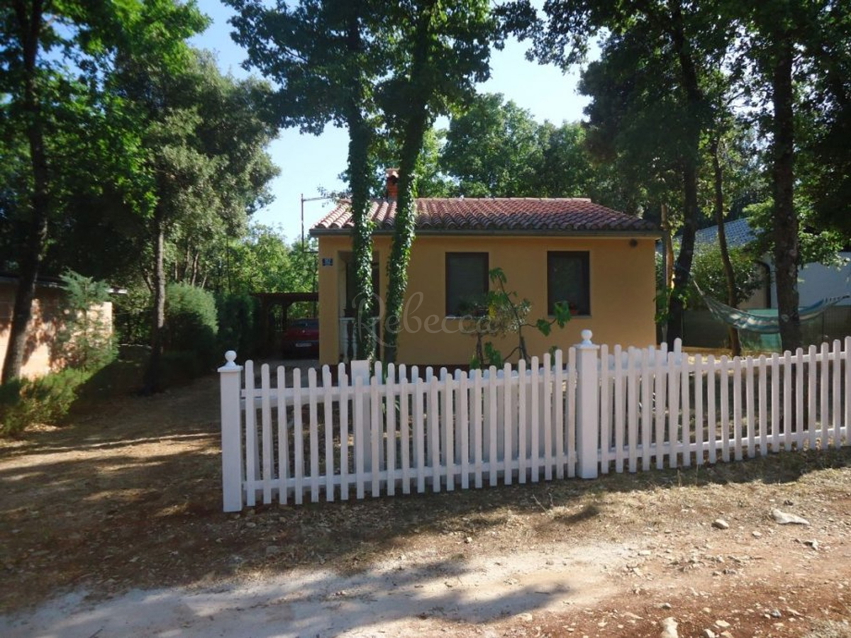 Istria, Pavićini, villetta 54 m2, giardino, vicino al mare