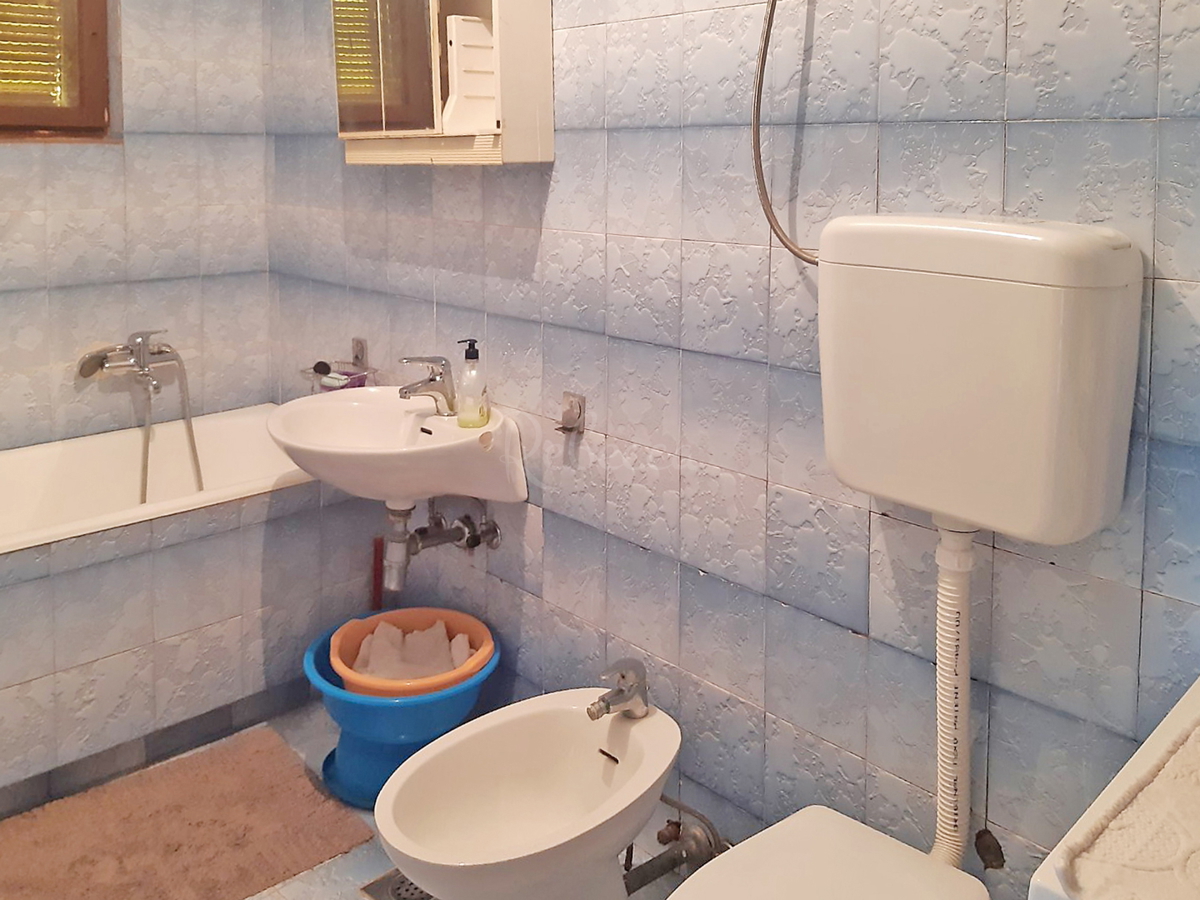 Canfanaro, Barat, casa in pietra d'Istria da ristrutturare