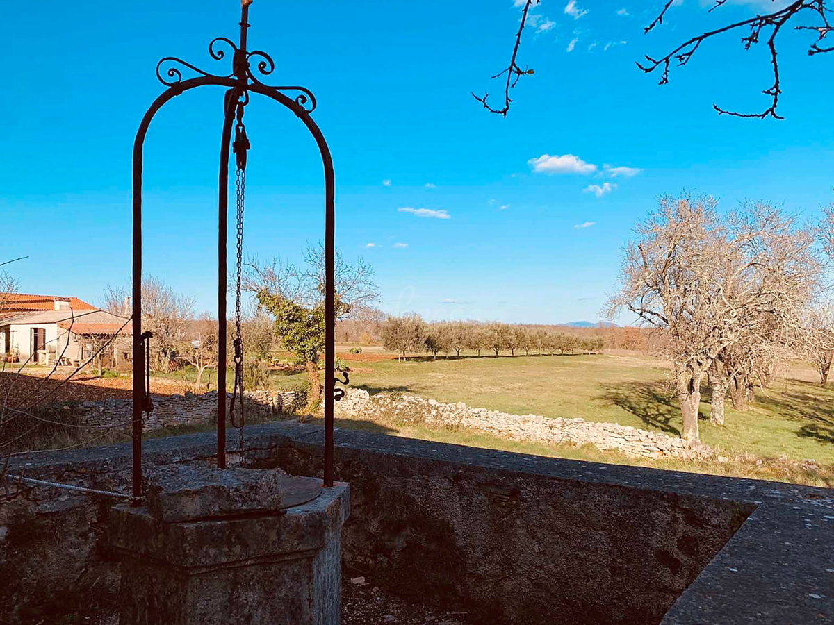 Canfanaro, Barat, casa in pietra d'Istria da ristrutturare