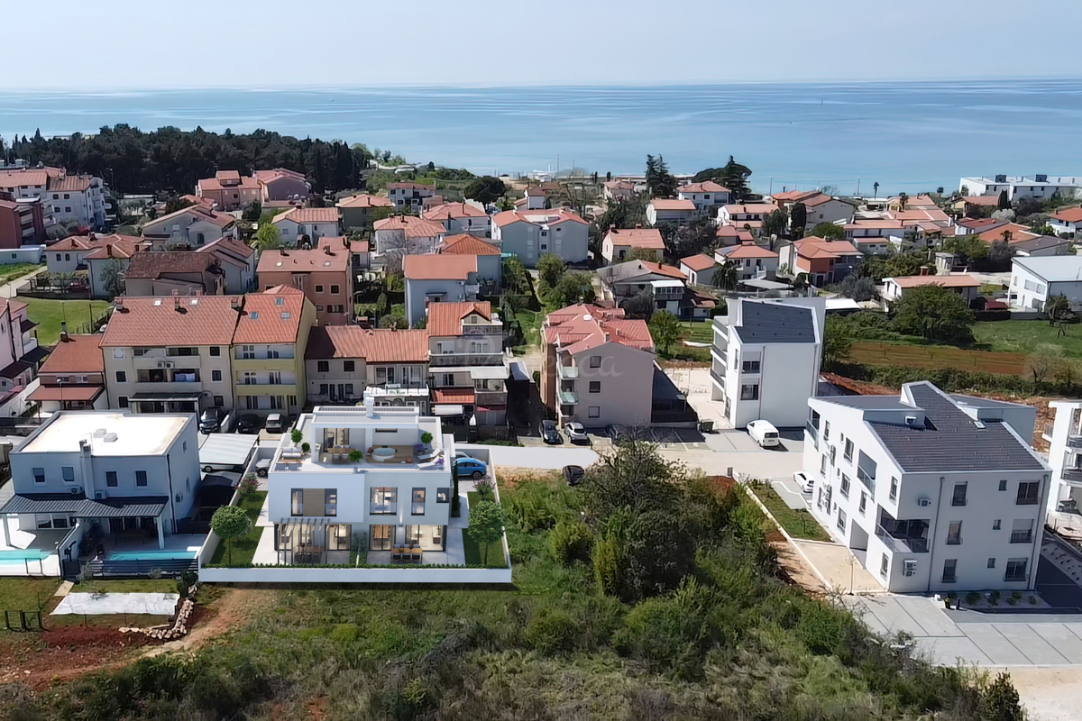 Istria, Umago, moderno appartamento in costruzione, a 300 metri dal mare