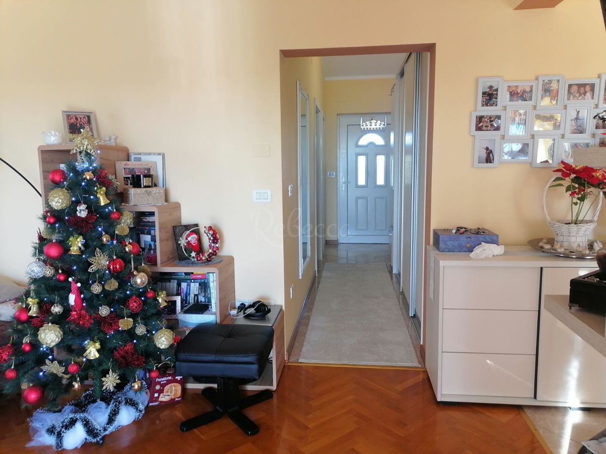 ISTRIA, UMAGO DINTORNI, APPARTAMENTO CON GIARDINO E VISTA MARE