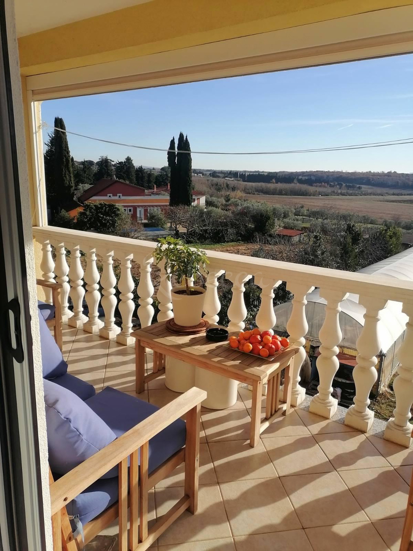 ISTRIA, UMAGO DINTORNI, APPARTAMENTO CON GIARDINO E VISTA MARE