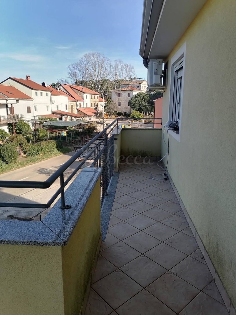 ISTRIA, UMAGO DINTORNI, APPARTAMENTO CON GIARDINO E VISTA MARE