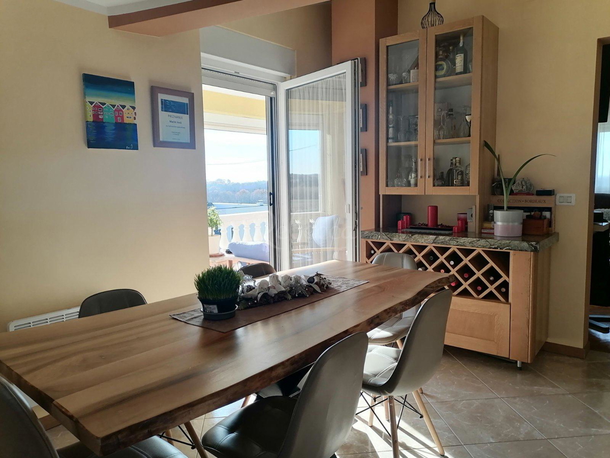 ISTRIA, UMAGO DINTORNI, APPARTAMENTO CON GIARDINO E VISTA MARE