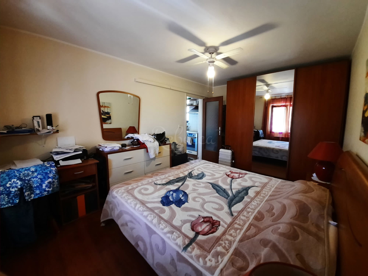 Casa indipendente, appartamento, garage, ampio giardino, zona di Duga Uvala