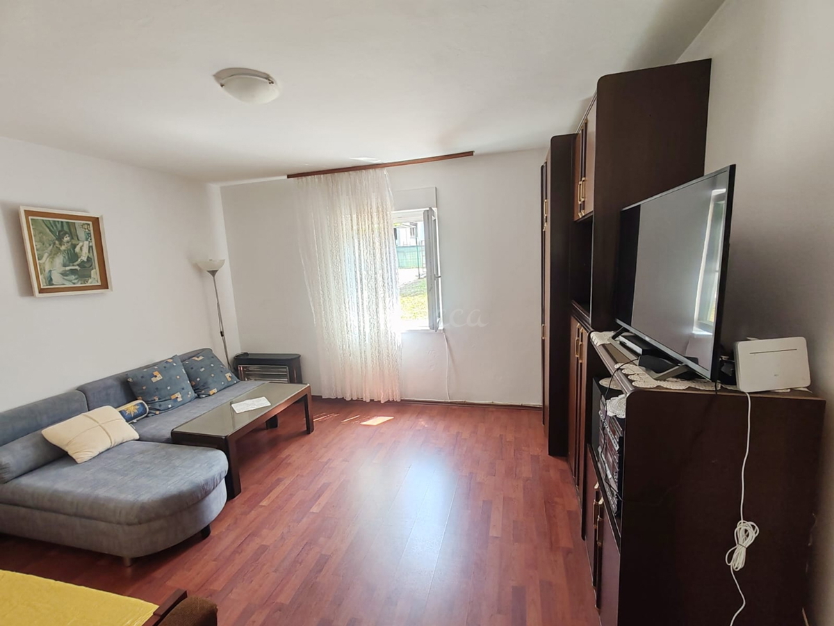 Štinjan, casa indipendente con 2 appartamenti e un ulteriore appartamento, a 970 m dal mare