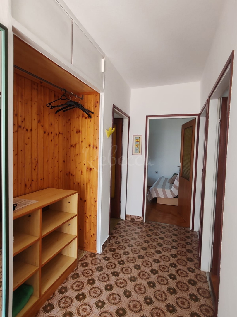 Štinjan, casa indipendente con 2 appartamenti e un ulteriore appartamento, a 970 m dal mare