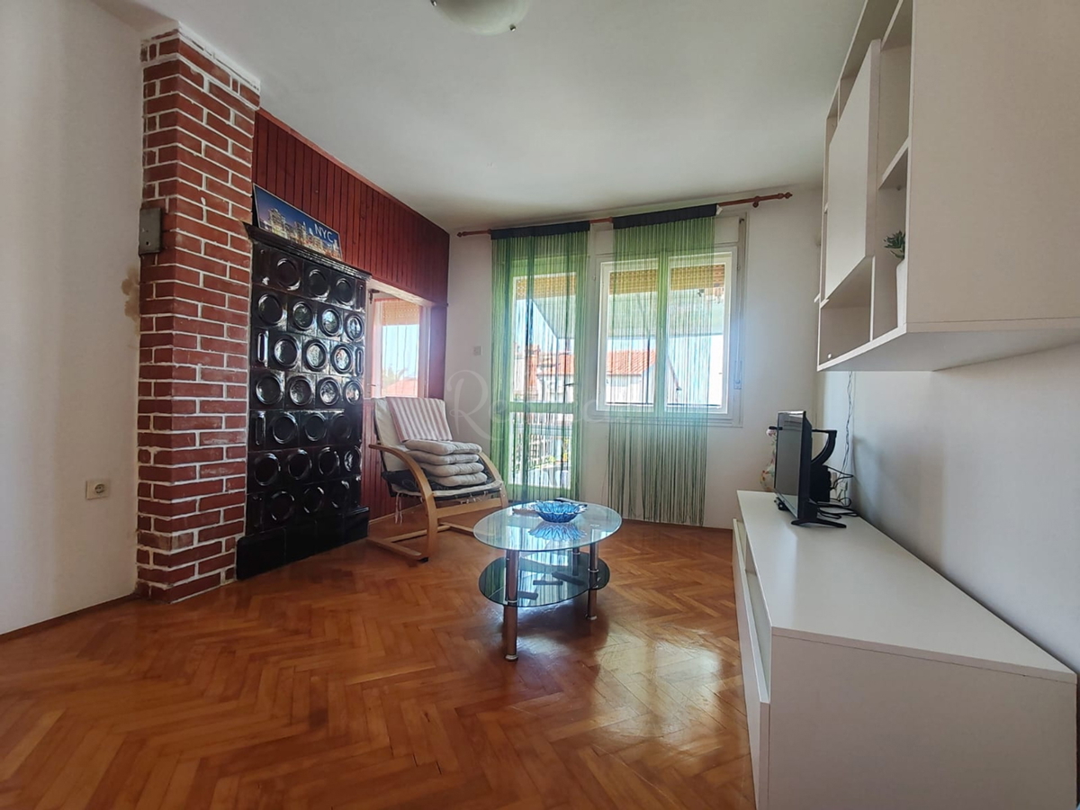 Štinjan, casa indipendente con 2 appartamenti e un ulteriore appartamento, a 970 m dal mare