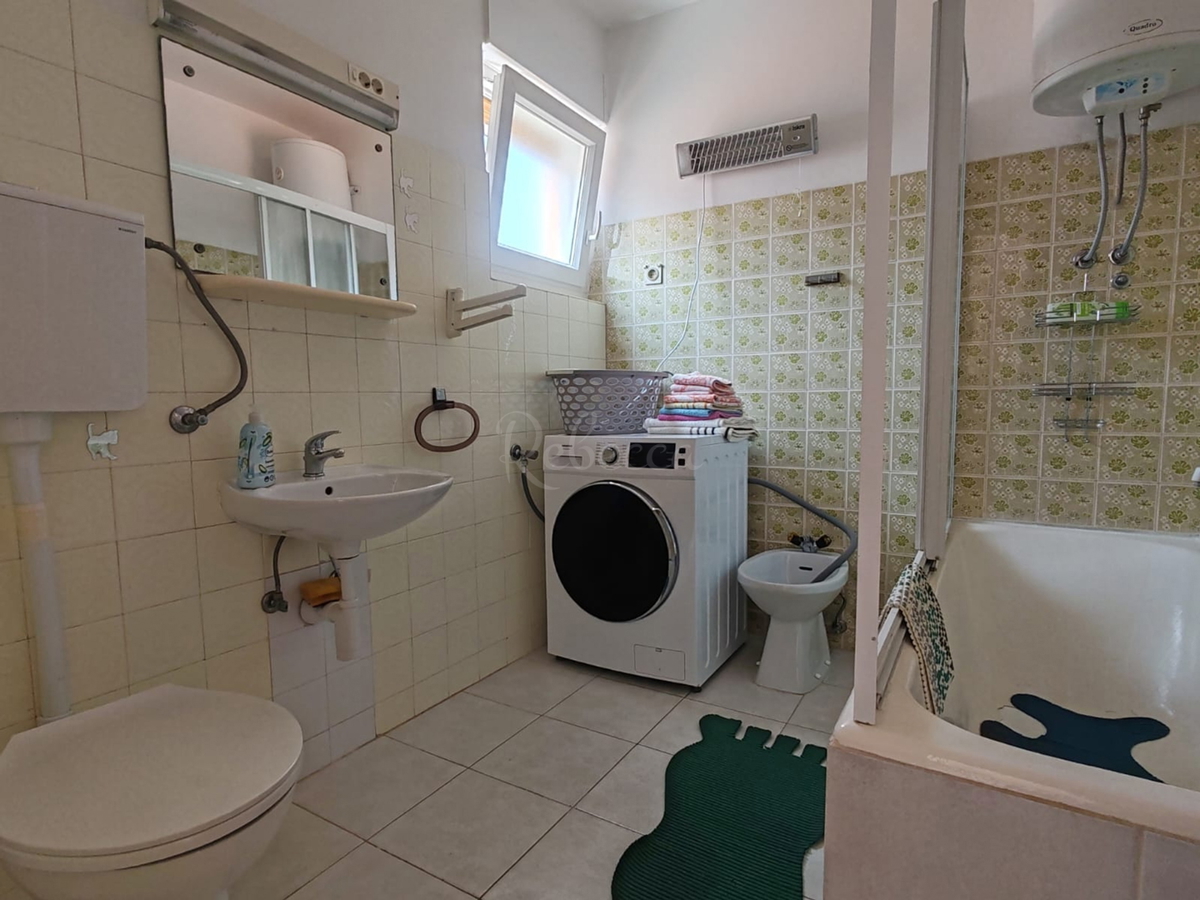 Štinjan, casa indipendente con 2 appartamenti e un ulteriore appartamento, a 970 m dal mare