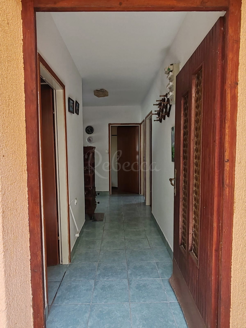 Štinjan, casa indipendente con 2 appartamenti e un ulteriore appartamento, a 970 m dal mare