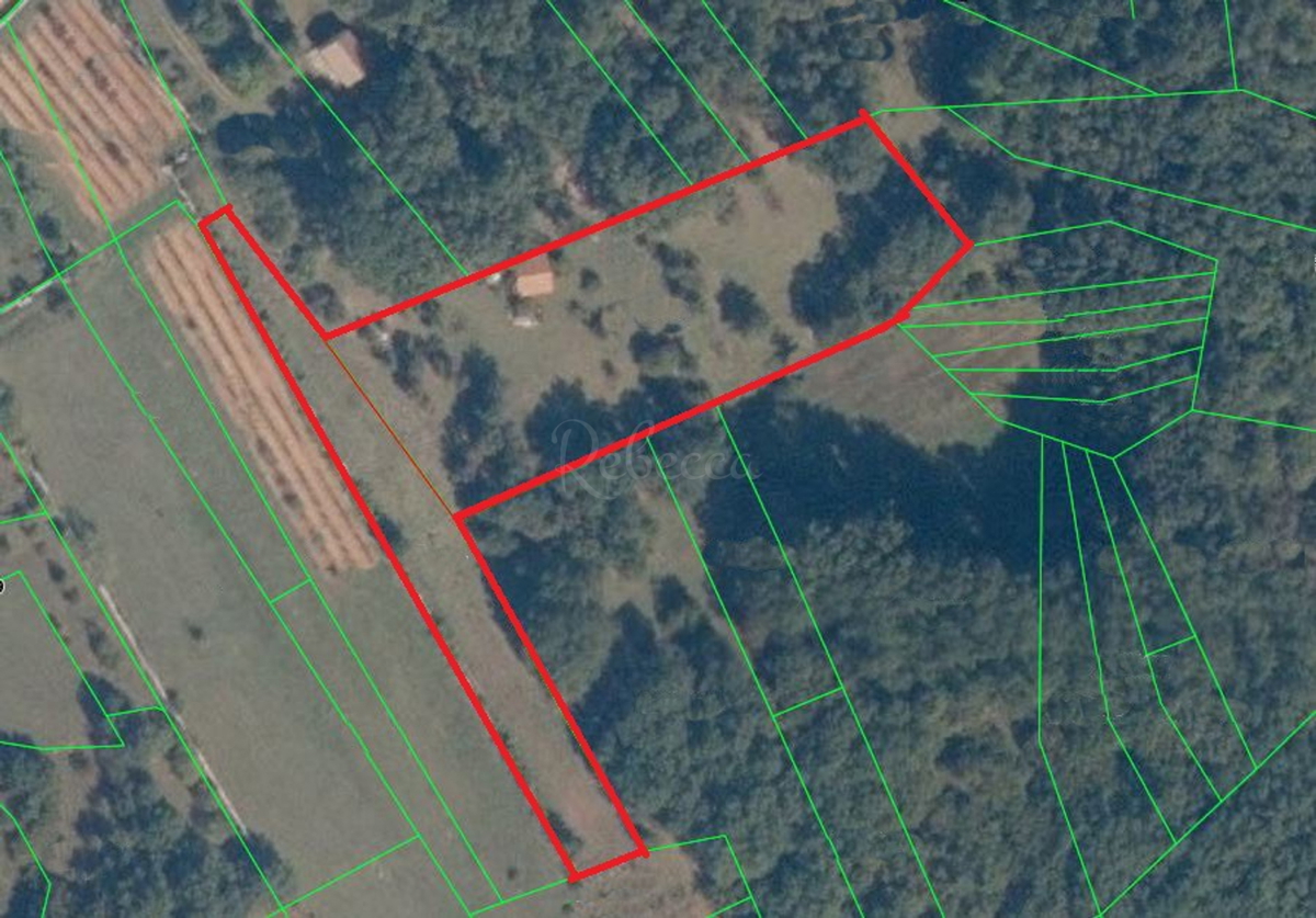 Štokovci: due lotti edificabili di 500 m2 ciascuno