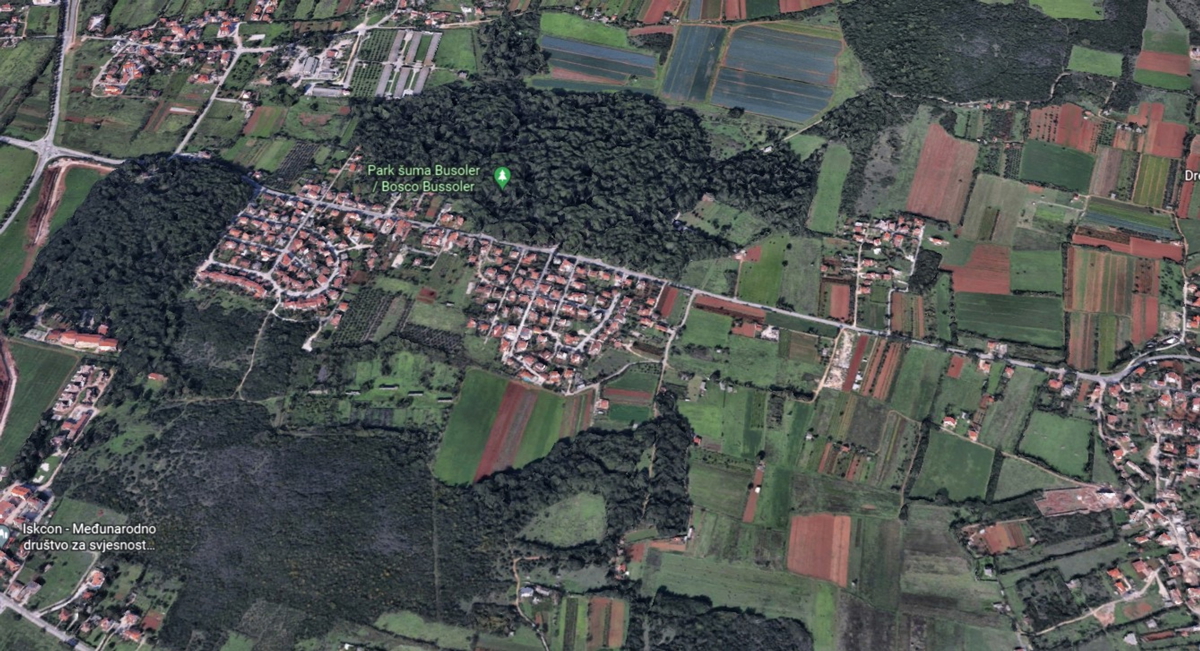 PULA, BUSOLER: TERRENO 3047 m2, IN PROCESSO DI URBANIZZAZIONE