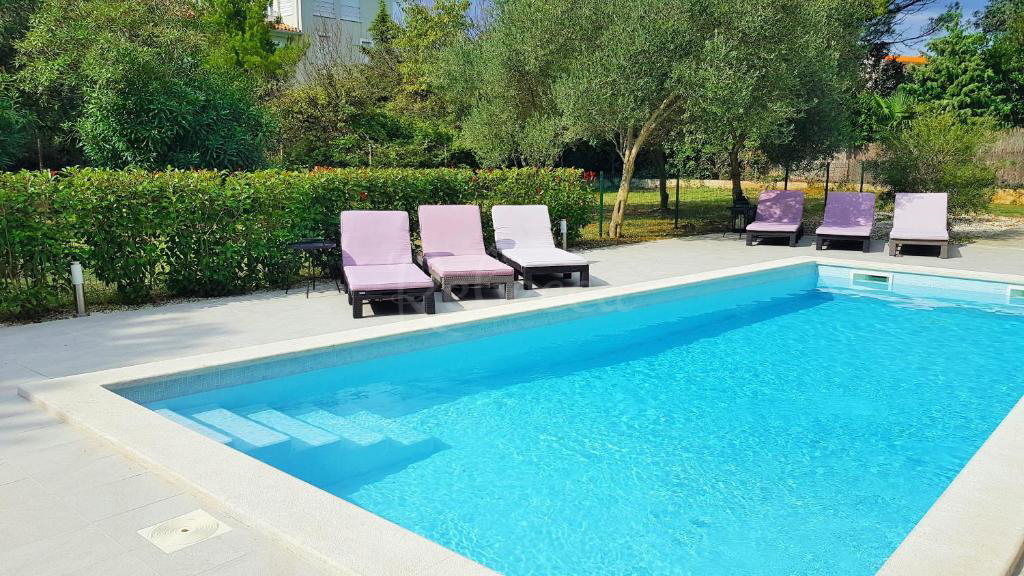 Villa appartamento con piscina, 295 m2, Premantura