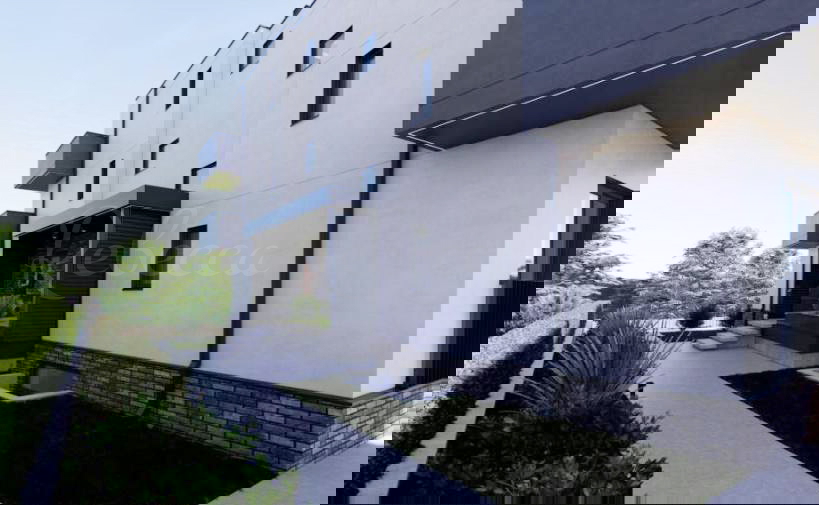 Medolino, Pošesi, appartamento di lusso in una nuova costruzione con ampia terrazza, a 100 metri dal mare