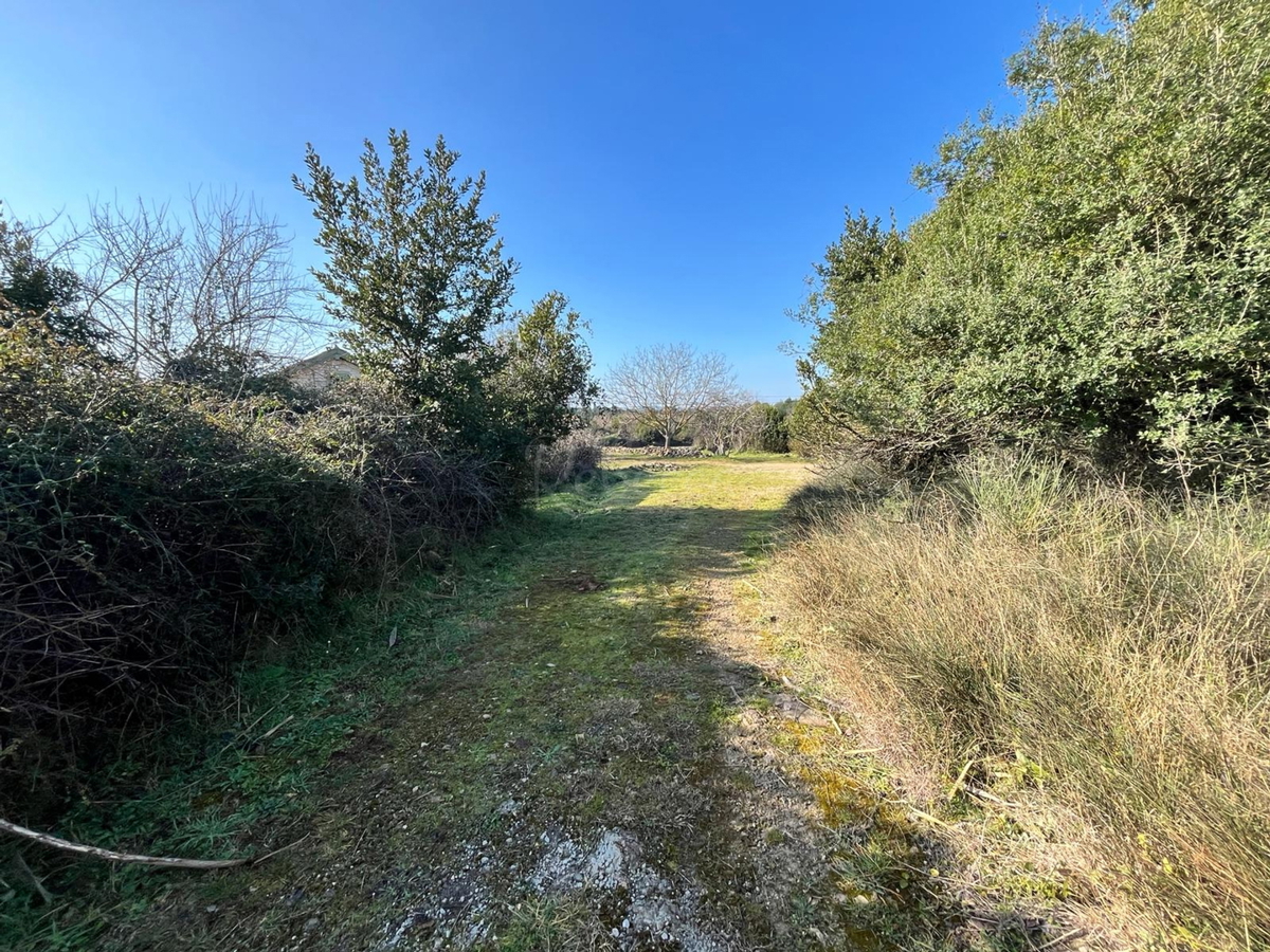 Istria, Pola, ampio terreno edificabile ad uso industriale