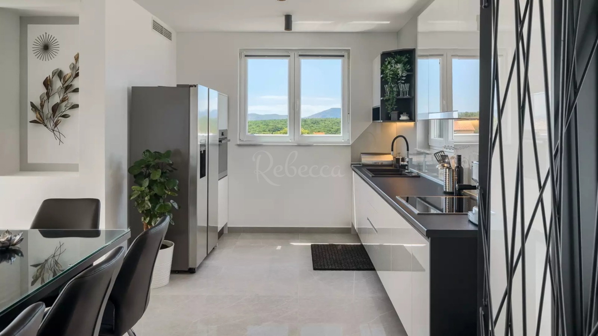 KRK, CASA DI LUSSO CON PISCINA E VISTA MARE