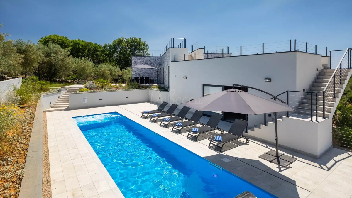 KRK, CASA DI LUSSO CON PISCINA E VISTA MARE