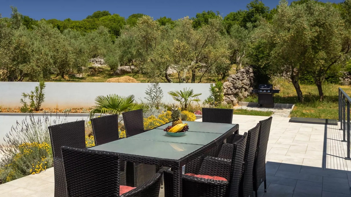 KRK, CASA DI LUSSO CON PISCINA E VISTA MARE