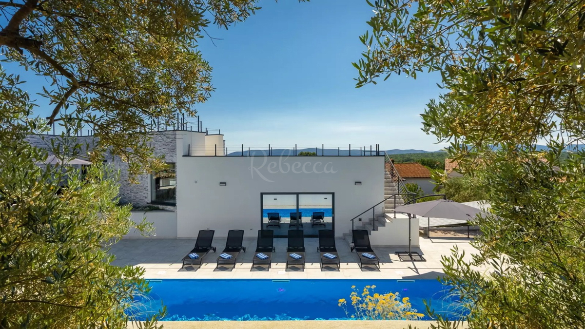 KRK, CASA DI LUSSO CON PISCINA E VISTA MARE