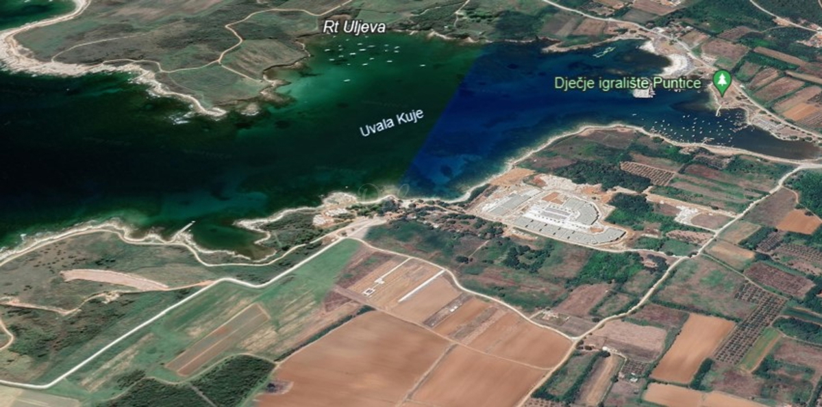 Liznjan, terreno agricolo vicino al mare
