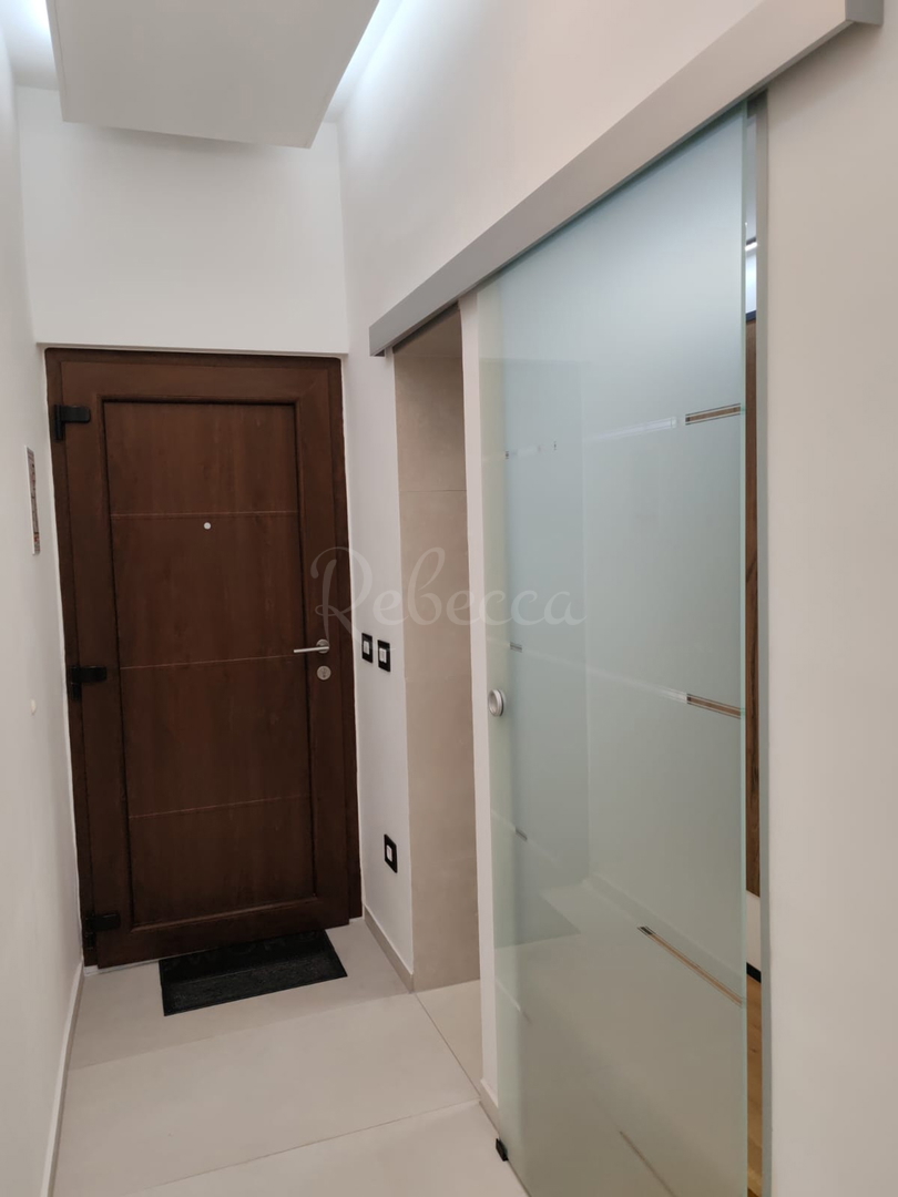 Moderno renovirano stan 62,5 m² u centru Pule, blizina Arene