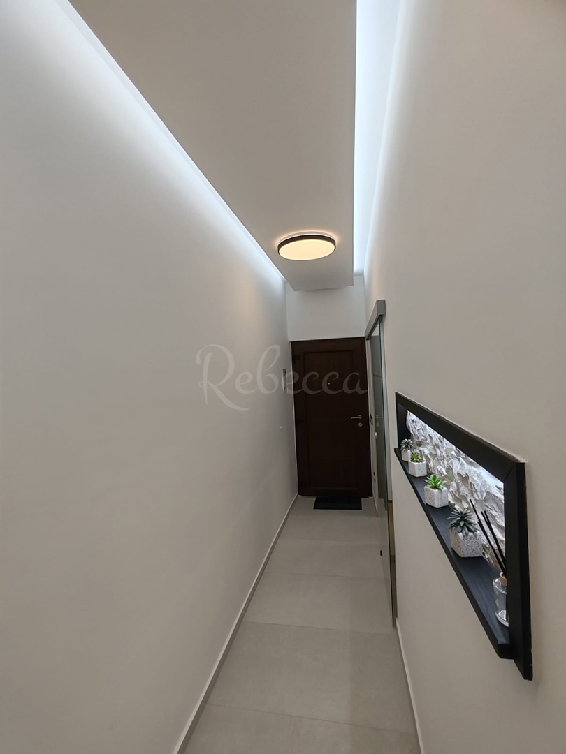 Moderno renovirano stan 62,5 m² u centru Pule, blizina Arene