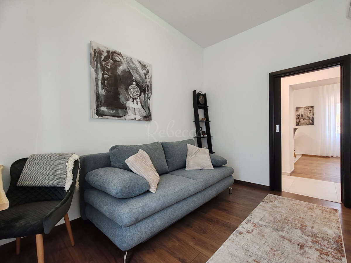 Moderno renovirano stan 62,5 m² u centru Pule, blizina Arene