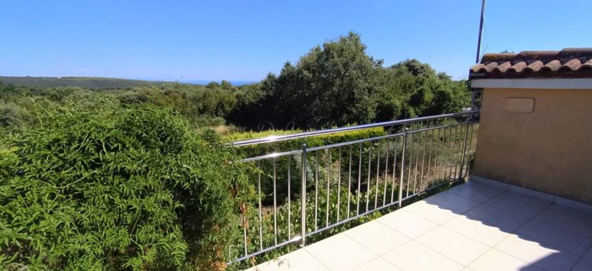 Casa con due appartamenti, vista mare, Valtura