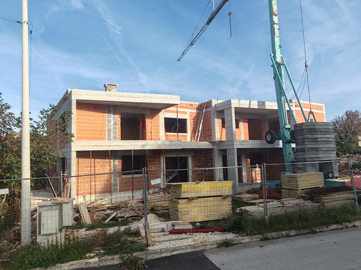 Appartamento di lusso con terrazza benessere a Kanfanar – nuova costruzione