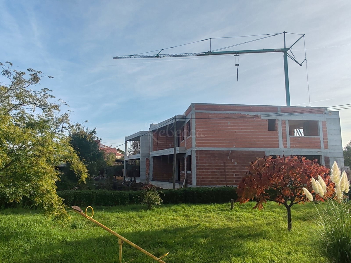 Appartamento di lusso con terrazza benessere a Kanfanar – nuova costruzione