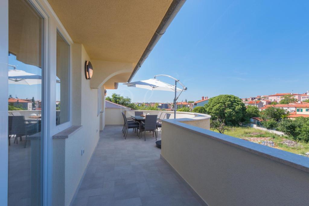 Appartamento al 2° piano, 2 camere, balcone, parcheggio, 300 m dal mare, Medulin