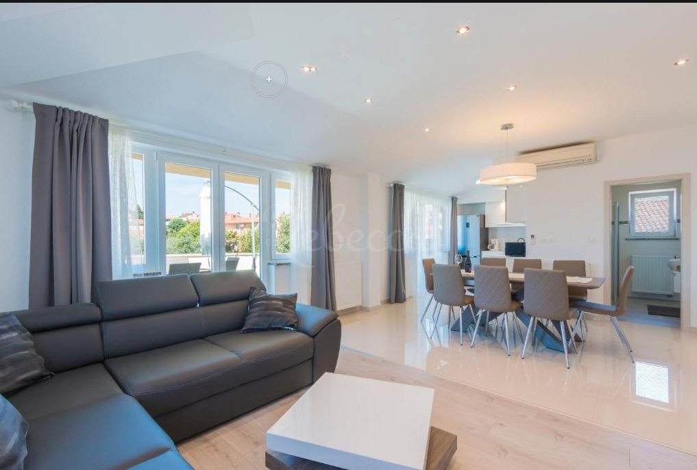 Appartamento al 2° piano, 2 camere, balcone, parcheggio, 300 m dal mare, Medulin