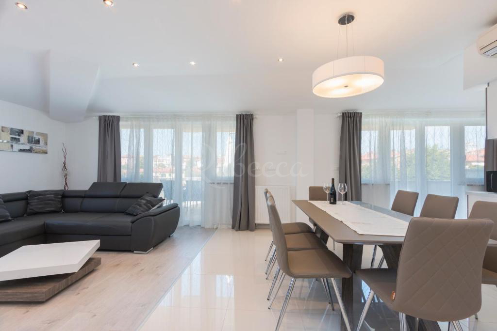 Appartamento al 2° piano, 2 camere, balcone, parcheggio, 300 m dal mare, Medulin