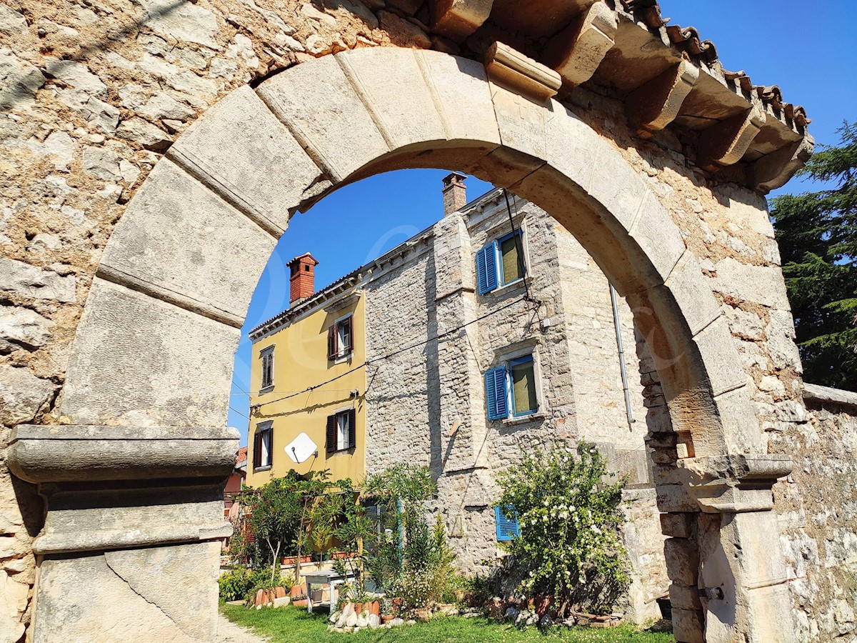 KRNICA: CASA IN PIETRA D&apos;ISTRIA RISTRUTTURATA